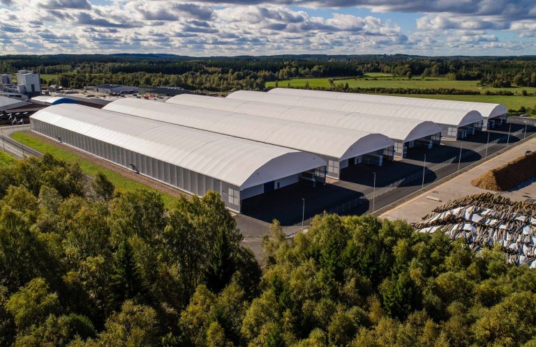 Fem stora lagerhallar som rymmer 40000 m²
